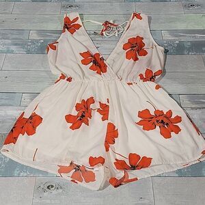 ILLA ILLA Floral Romper size Large